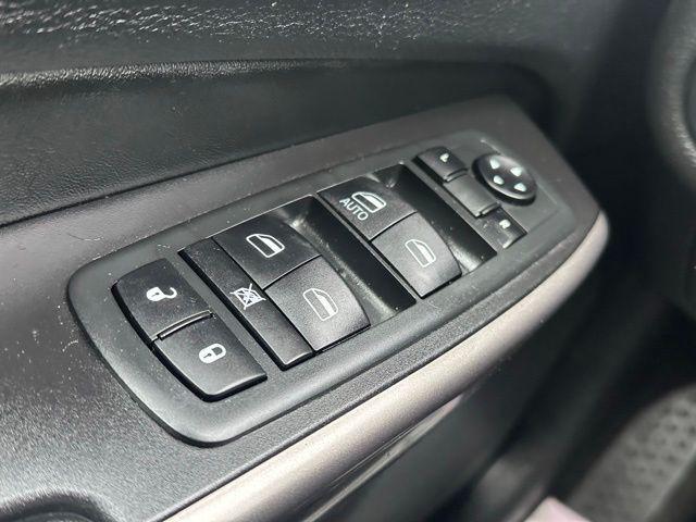 used 2020 Jeep Cherokee car, priced at $12,490