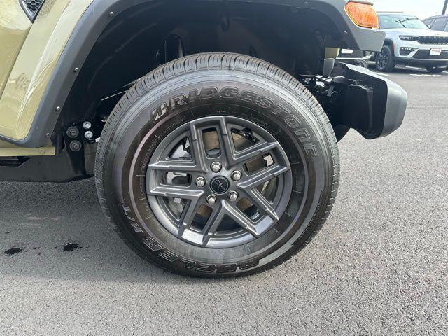 new 2026 Jeep Gladiator car, priced at $48,193