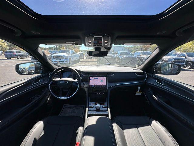 new 2025 Jeep Grand Cherokee car, priced at $53,837