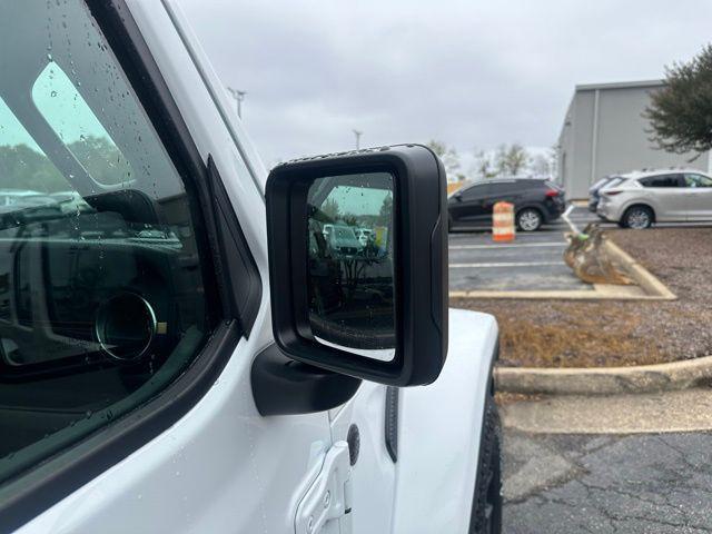 new 2025 Jeep Gladiator car, priced at $44,092