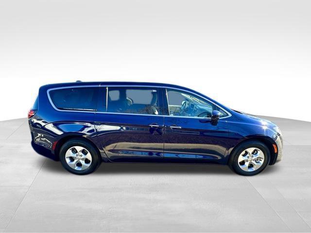 used 2017 Chrysler Pacifica Hybrid car, priced at $17,992