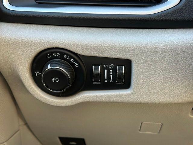 used 2017 Chrysler Pacifica Hybrid car, priced at $17,992