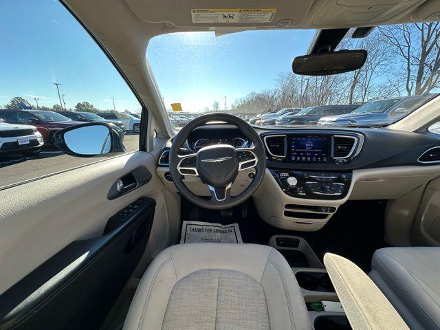 used 2017 Chrysler Pacifica Hybrid car, priced at $17,992