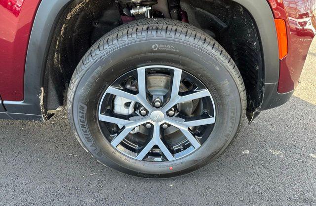 new 2025 Jeep Grand Cherokee car, priced at $42,489