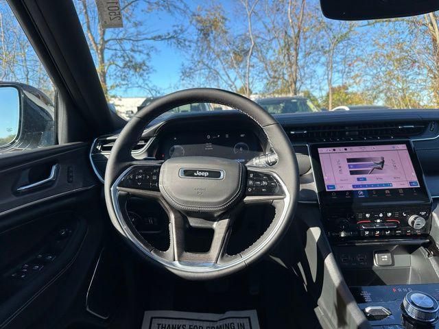 new 2025 Jeep Grand Cherokee car, priced at $54,640
