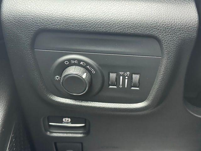 new 2026 Jeep Grand Cherokee car, priced at $47,526