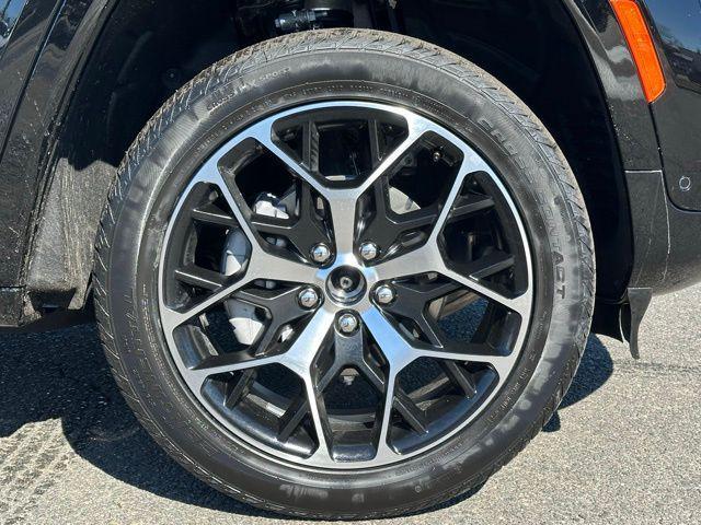 new 2025 Jeep Grand Cherokee car, priced at $62,097