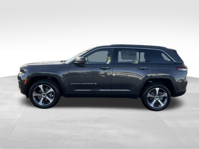 new 2026 Jeep Grand Cherokee car, priced at $49,359