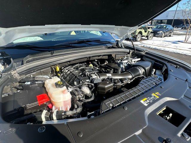 used 2025 Jeep Grand Cherokee car, priced at $35,290