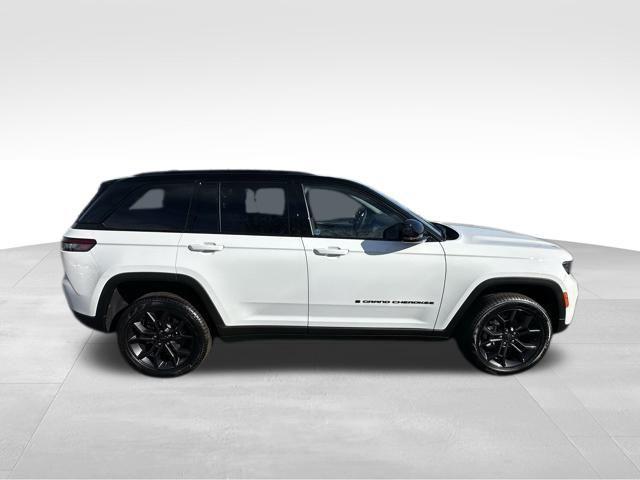 new 2025 Jeep Grand Cherokee car, priced at $48,104