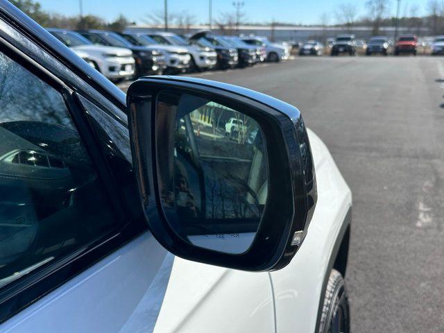 new 2025 Jeep Grand Cherokee car, priced at $48,104