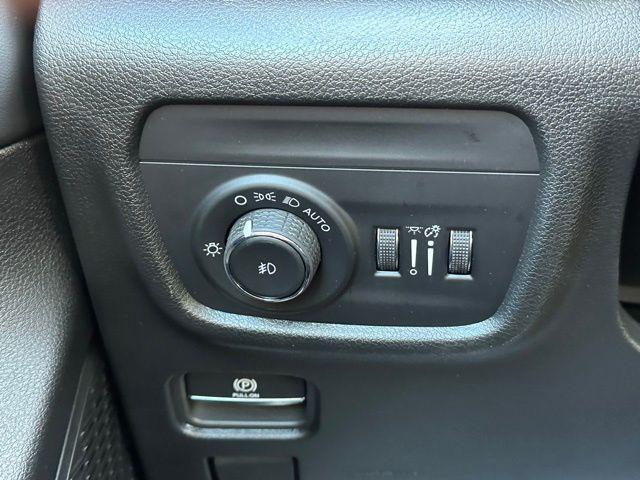 new 2025 Jeep Grand Cherokee car, priced at $48,104