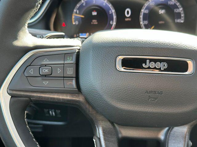 new 2025 Jeep Grand Cherokee car, priced at $48,104