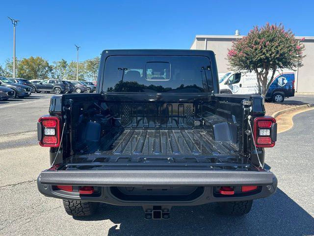 new 2025 Jeep Gladiator car, priced at $53,398