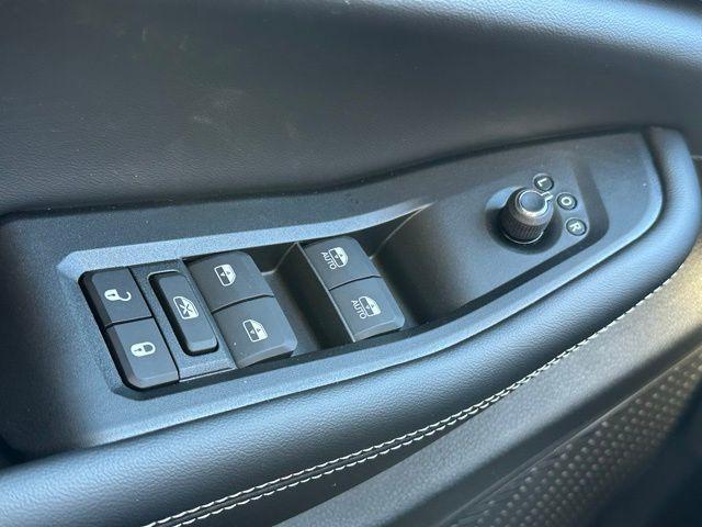 new 2025 Jeep Grand Cherokee car, priced at $48,104