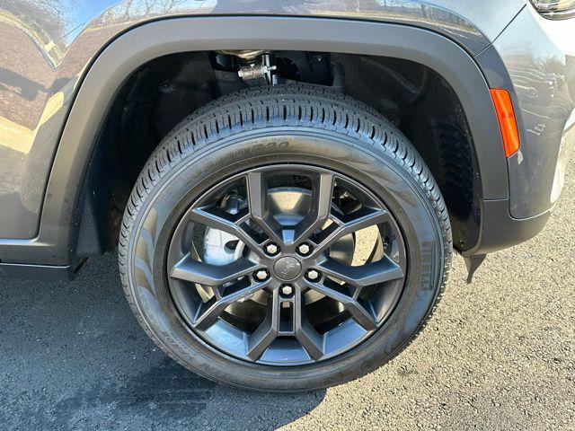 new 2025 Jeep Grand Cherokee car, priced at $48,104