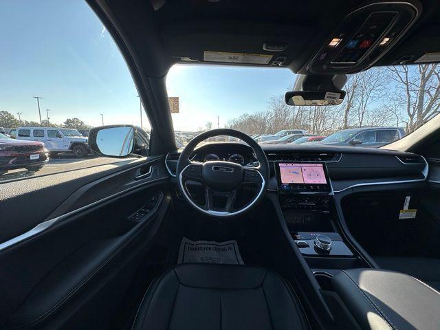 new 2025 Jeep Grand Cherokee car, priced at $48,104