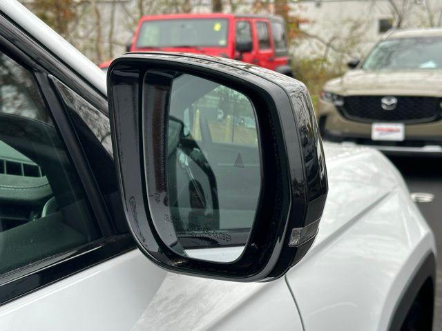 new 2025 Jeep Grand Cherokee car, priced at $46,669