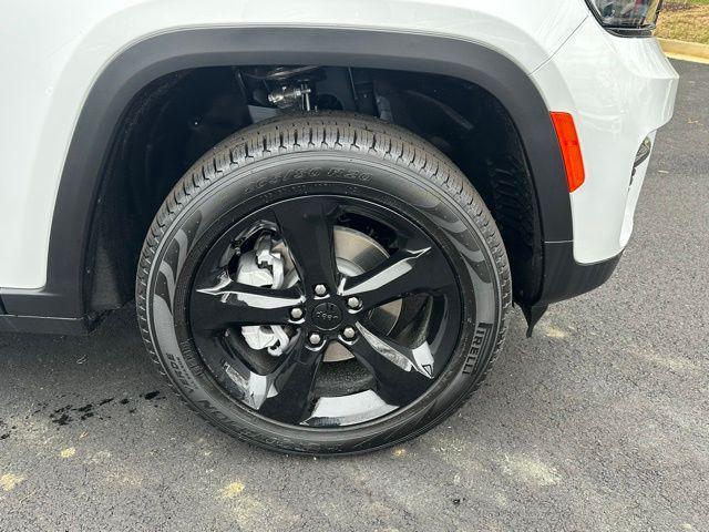new 2025 Jeep Grand Cherokee car, priced at $46,669