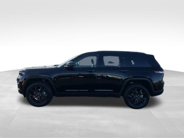 new 2025 Jeep Grand Cherokee car, priced at $49,094