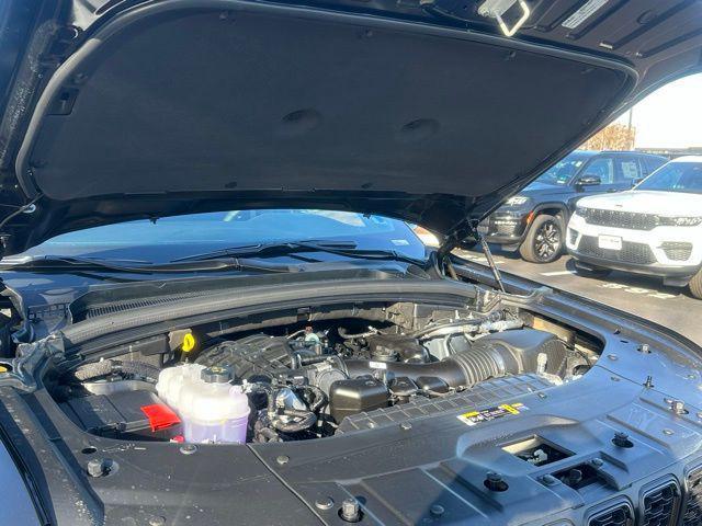 new 2025 Jeep Grand Cherokee car, priced at $49,094