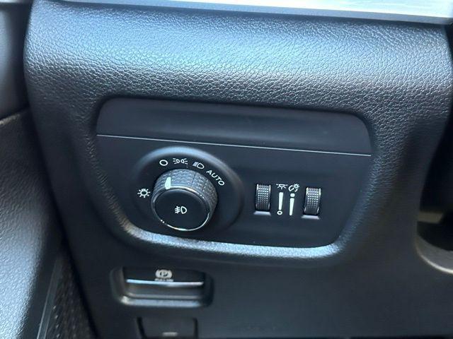 new 2025 Jeep Grand Cherokee car, priced at $49,094