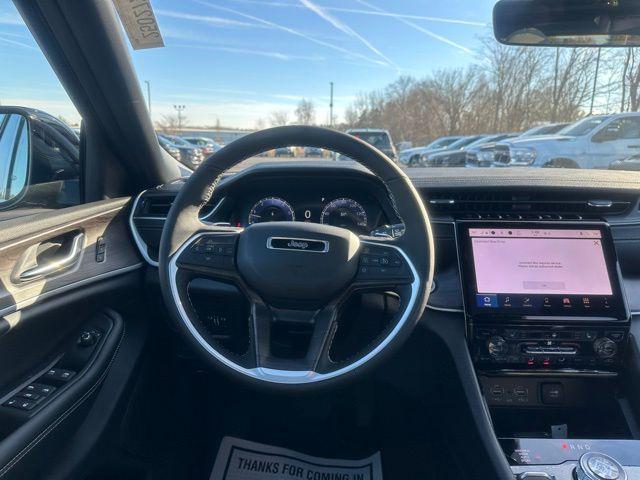 new 2025 Jeep Grand Cherokee car, priced at $49,094