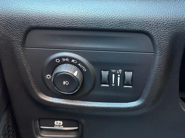 new 2025 Jeep Grand Cherokee car, priced at $41,252