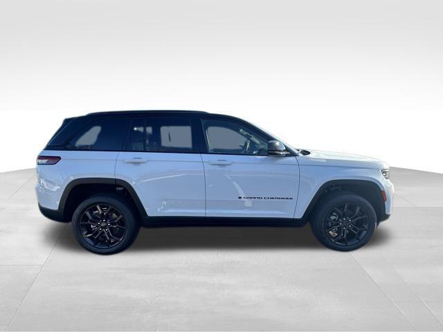 new 2025 Jeep Grand Cherokee car, priced at $48,068