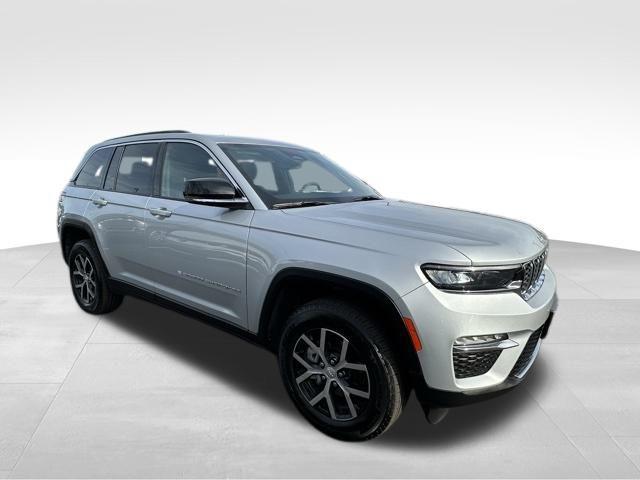 used 2024 Jeep Grand Cherokee car, priced at $33,790