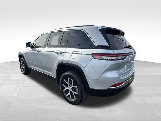 used 2024 Jeep Grand Cherokee car, priced at $33,790