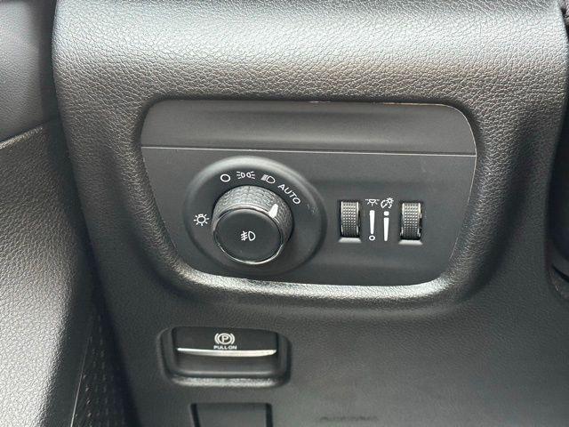 used 2024 Jeep Grand Cherokee car, priced at $33,790