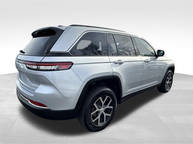 used 2024 Jeep Grand Cherokee car, priced at $33,790