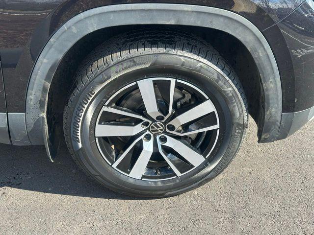 used 2021 Volkswagen Atlas car, priced at $18,000