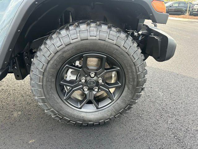 new 2025 Jeep Gladiator car, priced at $44,628