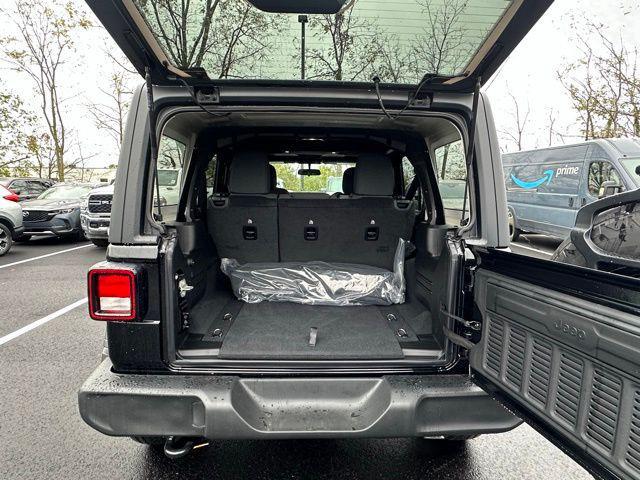 new 2025 Jeep Wrangler car, priced at $40,507