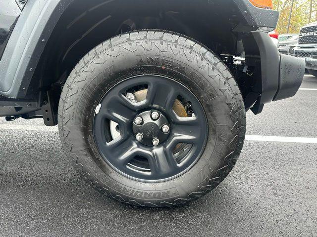 new 2025 Jeep Wrangler car, priced at $40,507