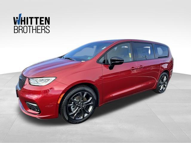 new 2026 Chrysler Pacifica car, priced at $43,619