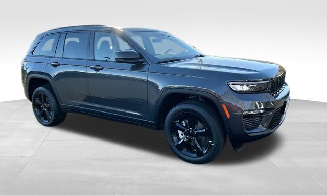 new 2025 Jeep Grand Cherokee car, priced at $46,705