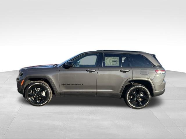 new 2025 Jeep Grand Cherokee car, priced at $46,705