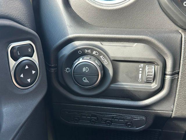 new 2025 Jeep Gladiator car, priced at $44,628