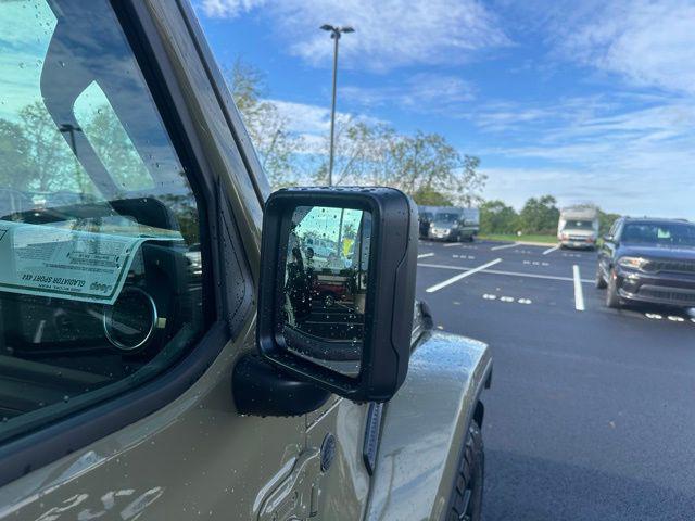 new 2025 Jeep Gladiator car, priced at $44,628