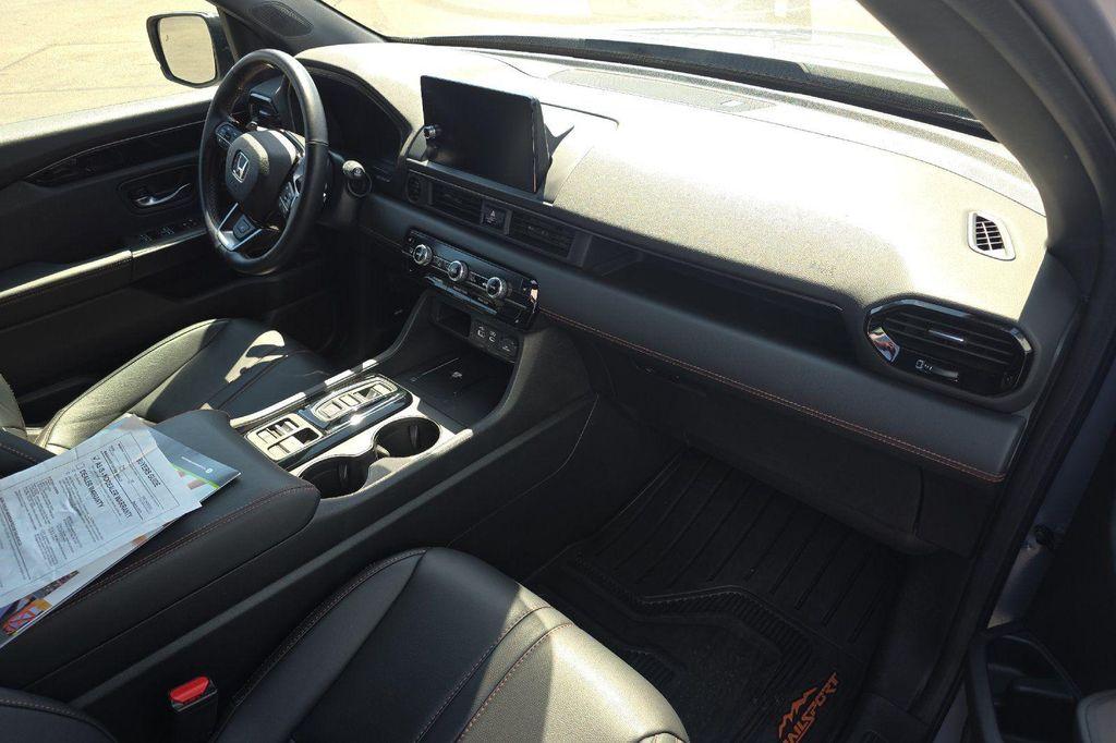 used 2025 Honda Pilot car, priced at $42,979