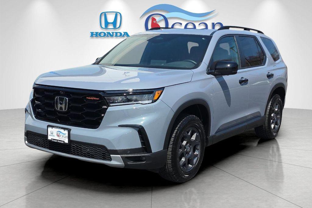 used 2025 Honda Pilot car, priced at $42,979