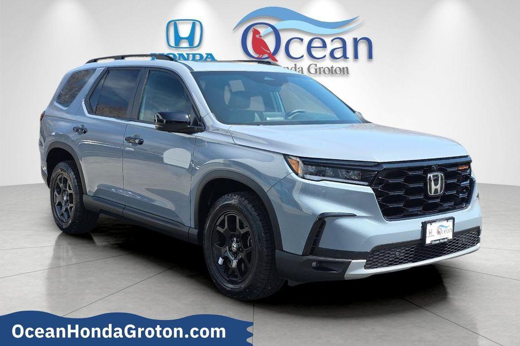 used 2025 Honda Pilot car, priced at $42,979