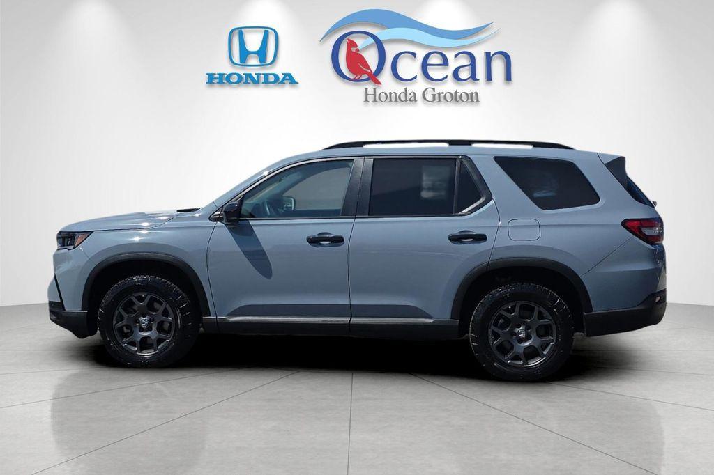 used 2025 Honda Pilot car, priced at $42,979