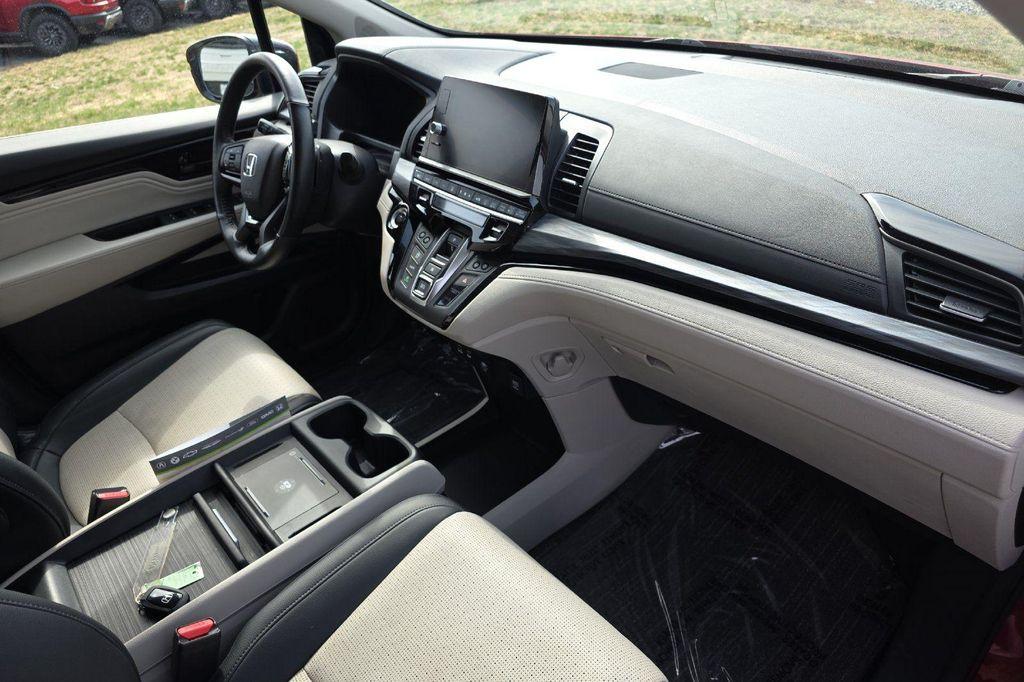 used 2025 Honda Odyssey car, priced at $36,998