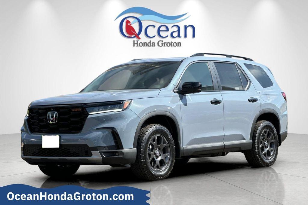 new 2025 Honda Pilot car, priced at $51,350