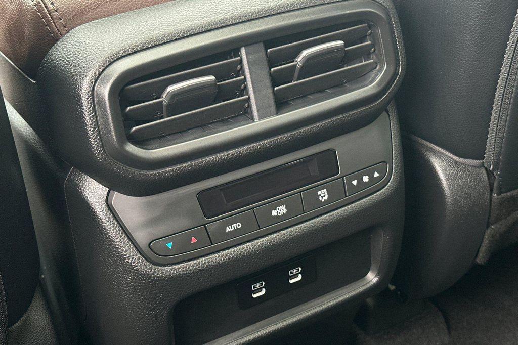 new 2026 Honda Pilot car, priced at $54,445