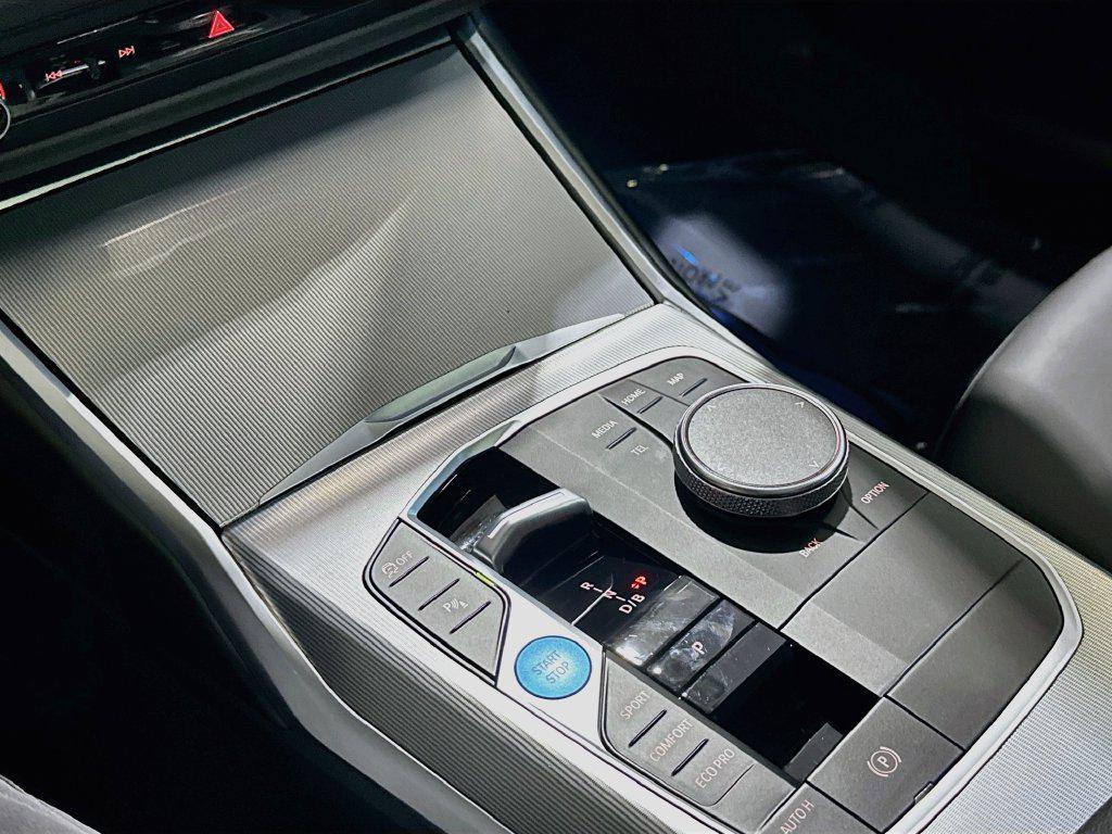 BMW i4 view 17